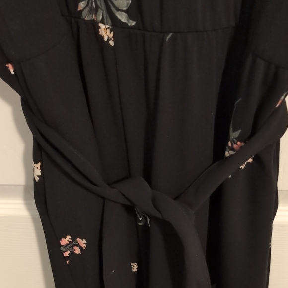 Penningtons Black Flutter Sleeve Jumpsuit With Belt V-Neck. Size 2X EUC - Picture 4 of 9